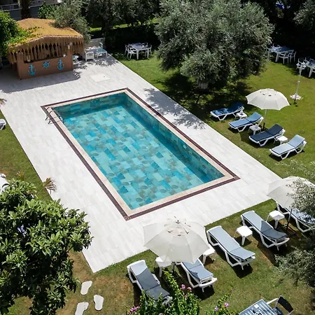 Platanus Hotel *